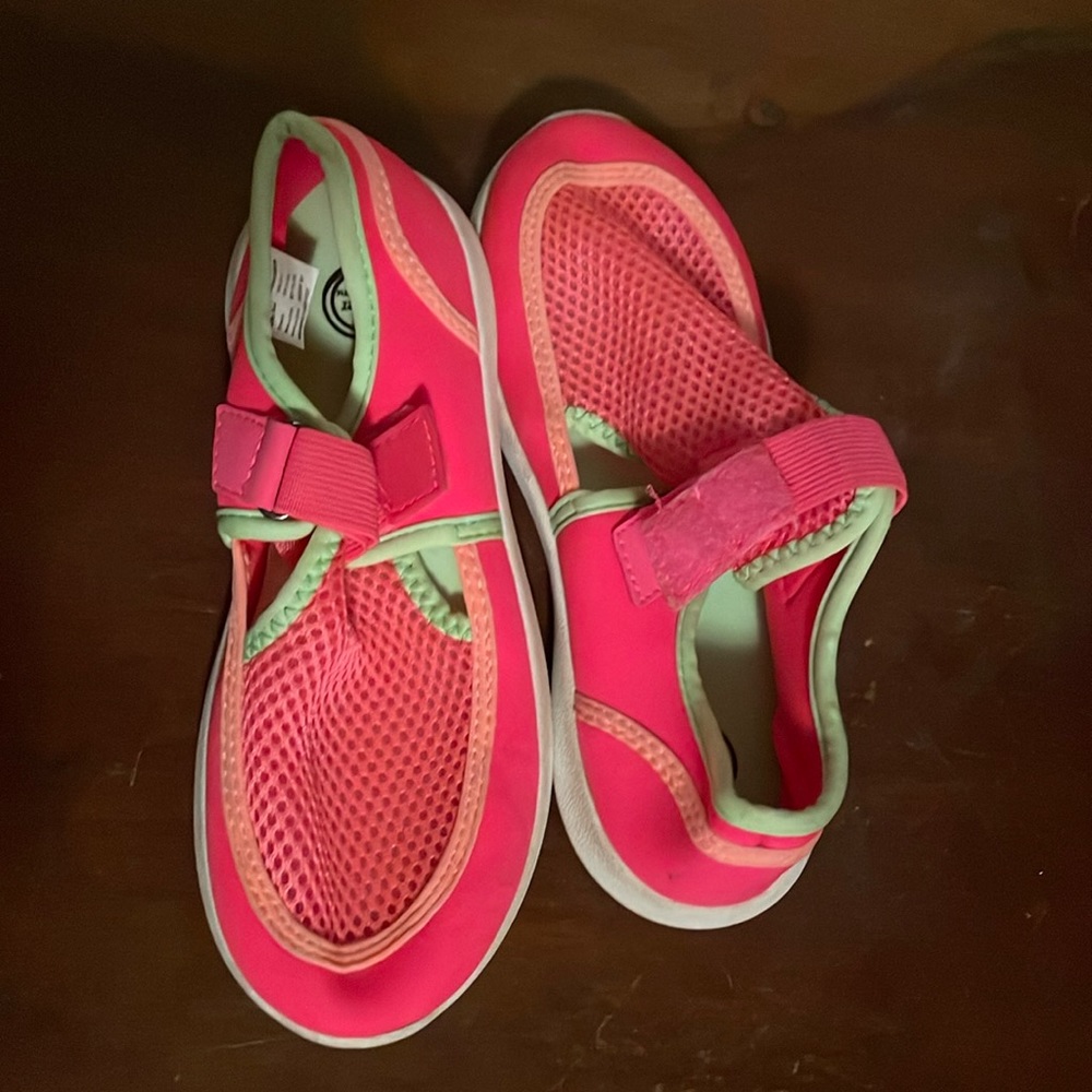 Wonder nation water shoes size 1.